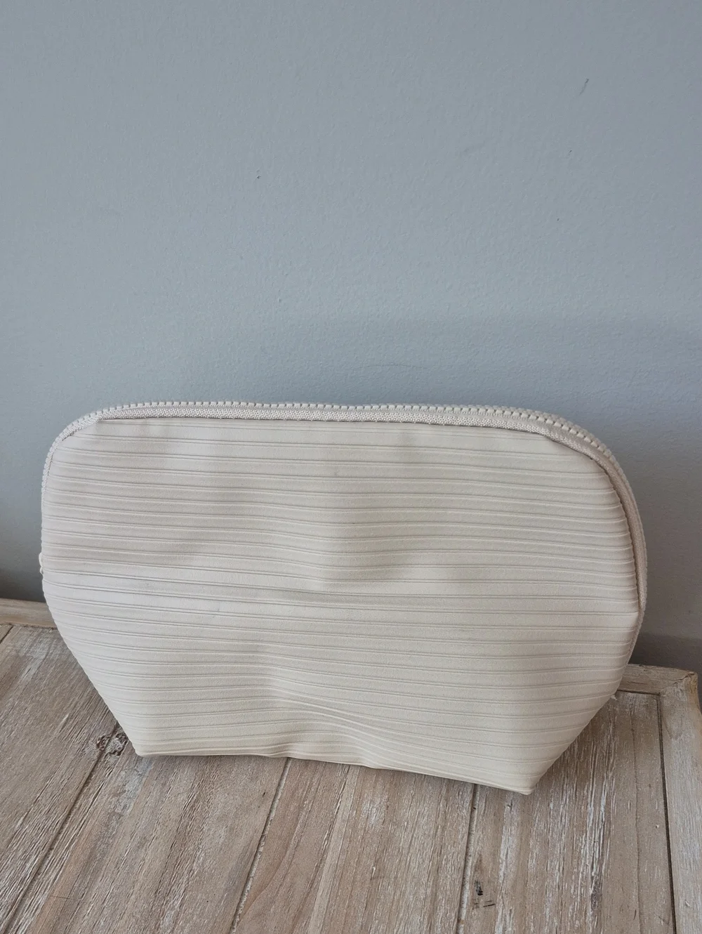 THE VERTI-Vertical Waterproof Makeup & Toiletry Bag  23 Pocket Organizer